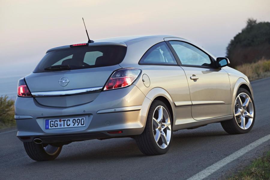  Opel Astra GTC 2005 года  (фото 93 из 212)